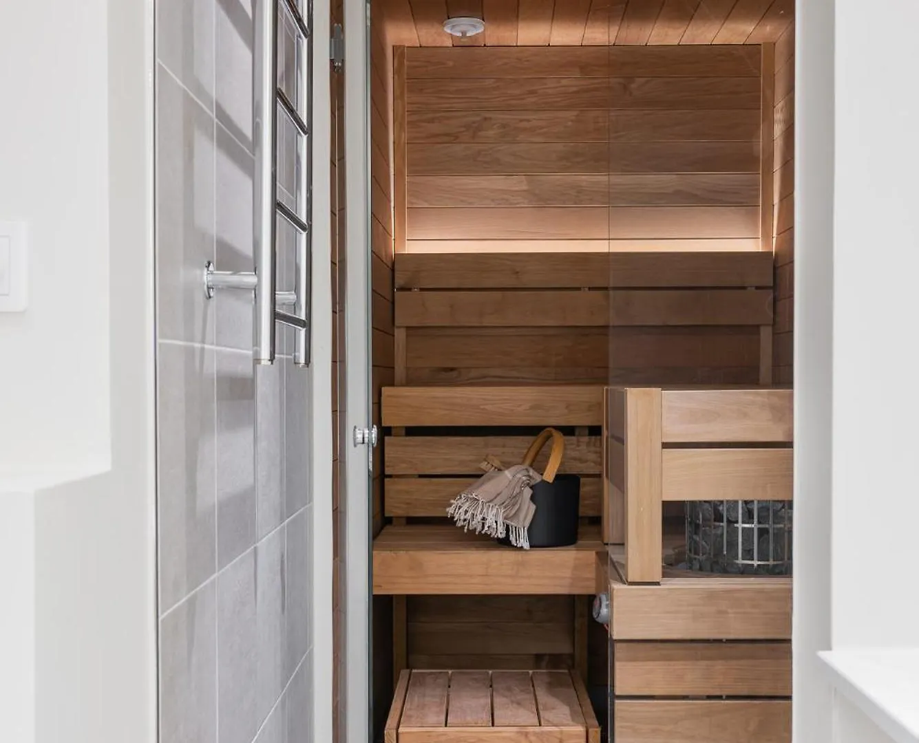 Apartment Modern And Private 3 Bedroom Apt With Sauna Helsinki Finland